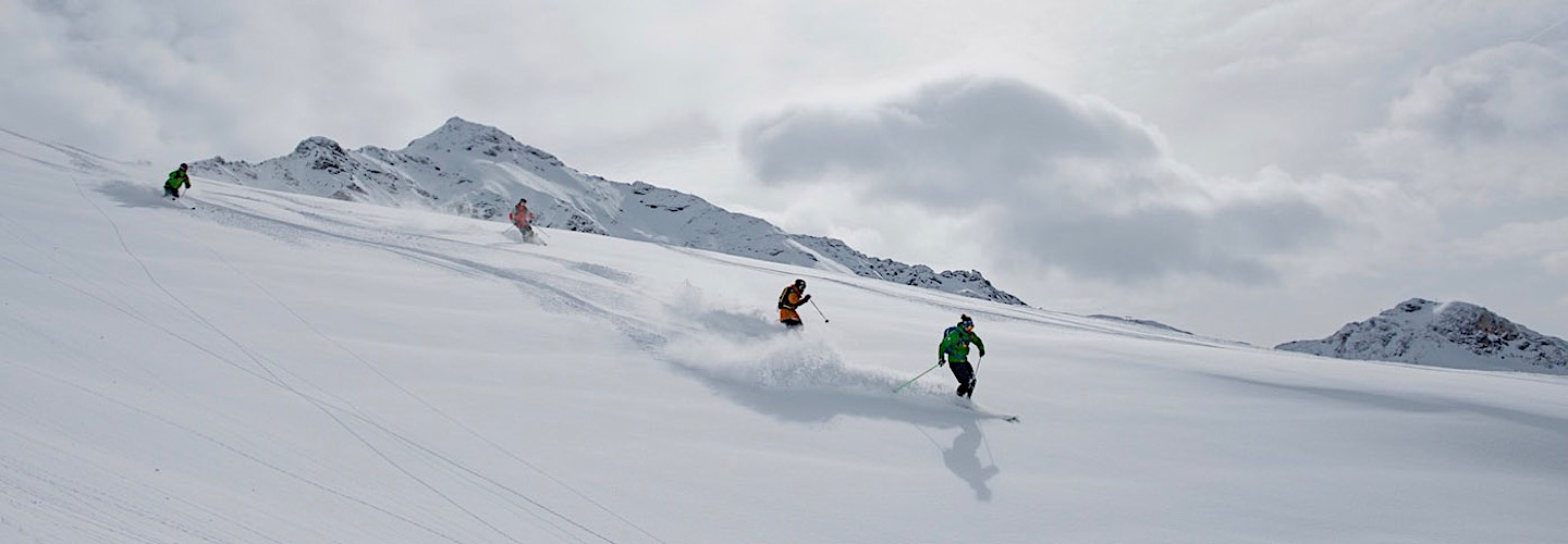 Groupe de skieur hors piste